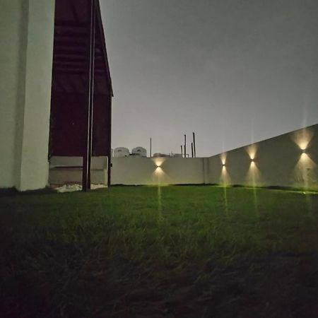 ホテル Enchanted The Roof Rekha, With Private Trace Garden ニューデリー エクステリア 写真