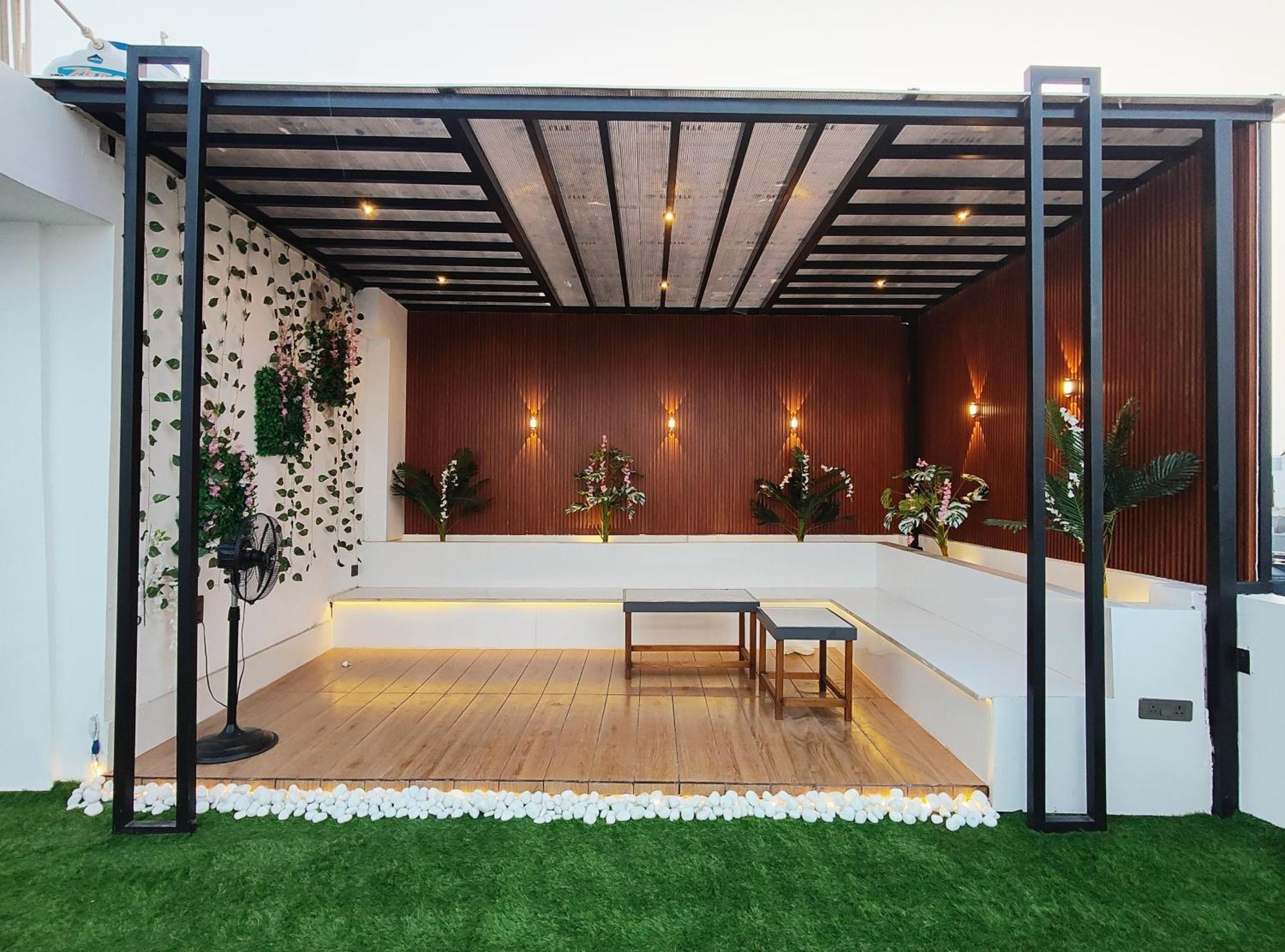 ホテル Enchanted The Roof Rekha, With Private Trace Garden ニューデリー エクステリア 写真